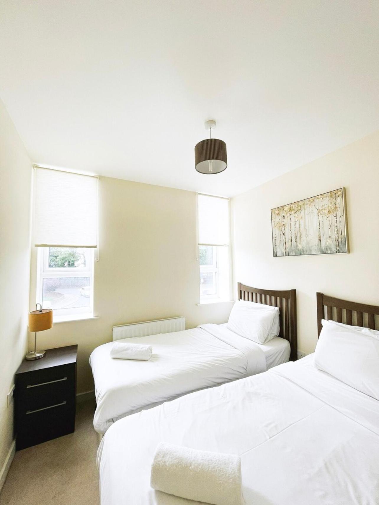 Maidstone Heights By Kasar Stays ภายนอก รูปภาพ