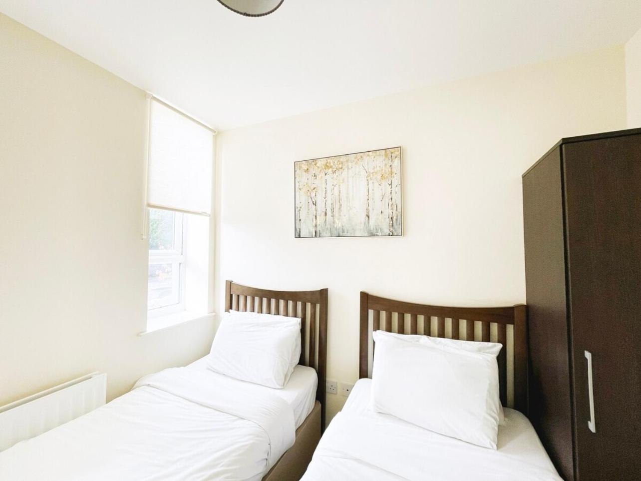 Maidstone Heights By Kasar Stays ภายนอก รูปภาพ